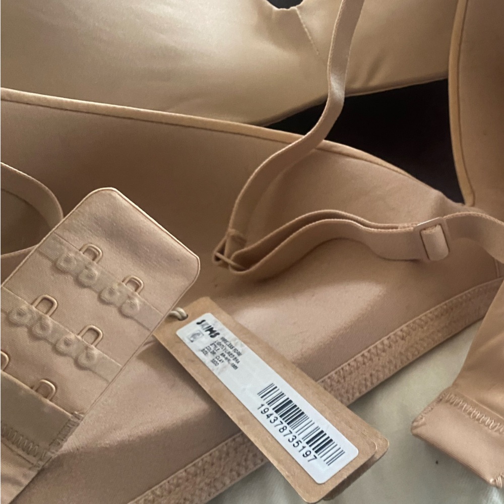 SKIMS 2 Wireless Form lightly lined bras Smooth Nude NWT 32dd - Picture 6 of 8